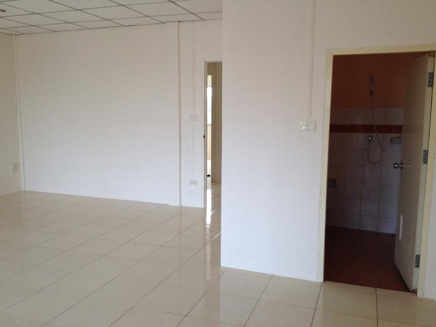 ให้เช่าทาวน์เฮ้าส์ 2 ชั้น 4 ห้องนอน 3 ห้องน้ำ 32 ตร.ว. แอร์ 3 เครื่อง ใกล้ทางด่วนสุขาภิบาล 5 รามอินทรา เพียง 12,000 บาท เหมาะทำโฮมออฟฟิศหรือพักอาศัย 12