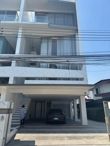 โฮมออฟฟิศ 4 ชั้นลาดพร้าว35 LUXE 35 มีลิฟท์ มีพิ้นที่สวนข้างบ้าน 400 ตารางเมตร 1