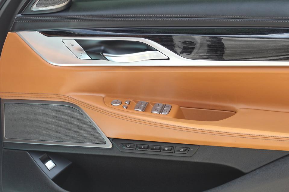 รถเข้าใหม่! BMW 730Ld (G12) M-Sport ปี 2018 สีขาว สุดหรูหรา 13