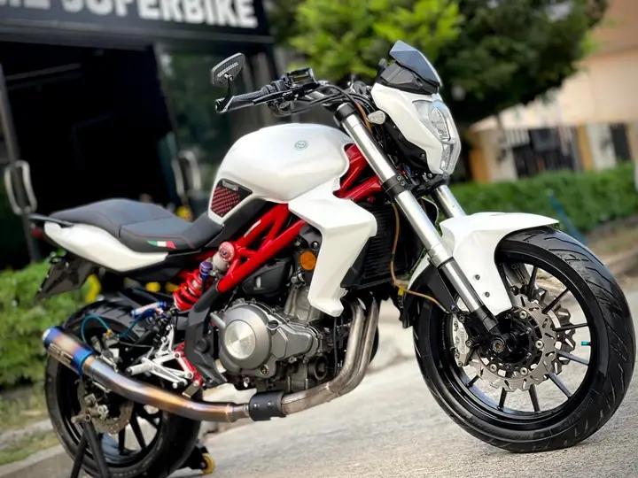 มอเตอร์ไซค์ราคาเบาๆ Benelli TNT 300