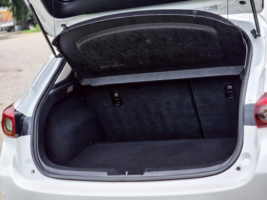 รหัสรถ CBLX610 🚗 MAZDA3 2.0S SPORT ปี 2018 สปอร์ตพรีเมียม ราคาพิเศษ! 💥 4