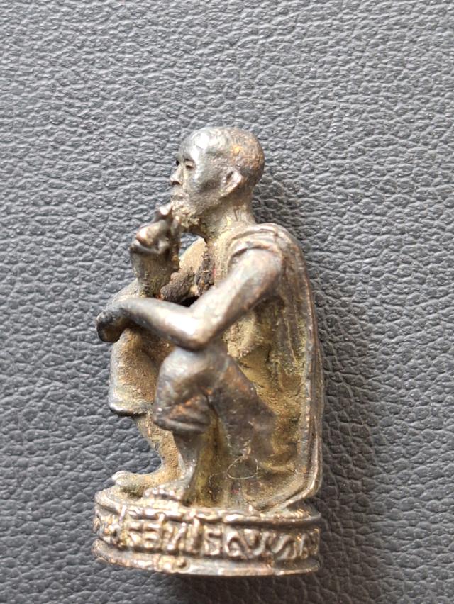 รูปหล่อหลวงพ่อคูณ ปริสุทโธ รูปที่ 3