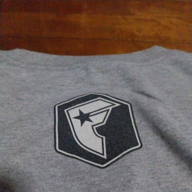 เสื้อยืดแขนสั้น แนวสตรีท FAMOUS แท้ มือสอง สภาพดี ของพร้อมส่งครับ รูปที่ 7