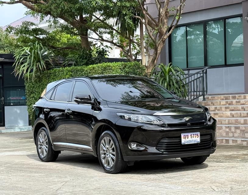 2015 TOYOTA HARRIER 2.5 HYBRID PREMIUM รถมือเดียวออกป้ายแดง รถวิ่งน้อย เข้าศูนย์ตลอด รถไม่มีอุบัติเหตุ รถพึ่งเปลี่ยนแบตHYBRID จากศูนย์เลยครับ