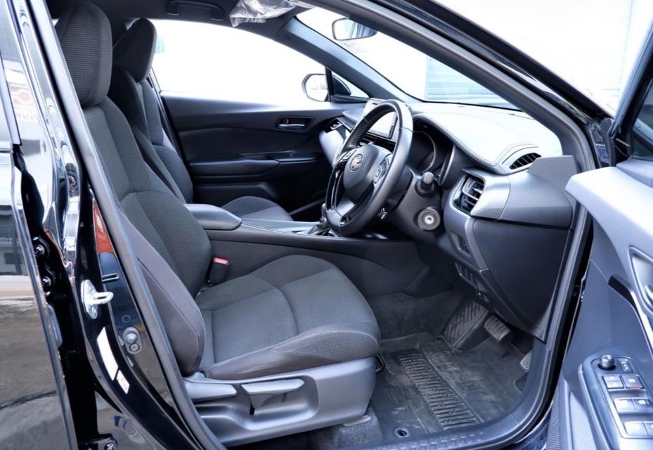 toyota chr 1.8 entry ปี2019เกียร์ออโต้ 8