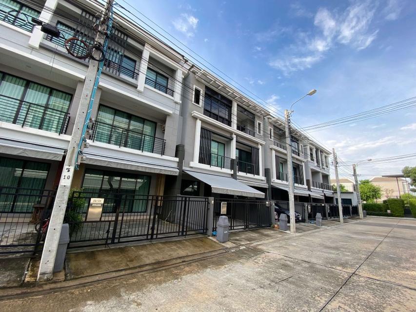 ให้เช่าทาวน์โฮม 3 ชั้น หมู่บ้านบ้านกลางเมืองสุขสวัสดิ์ 3 ห้องนอน 3 ห้องน้ำ พื้นที่ใช้สอย 166 ตร.ม. เฟอร์ครบ ใกล้เซ็นทรัล พระราม 3 1