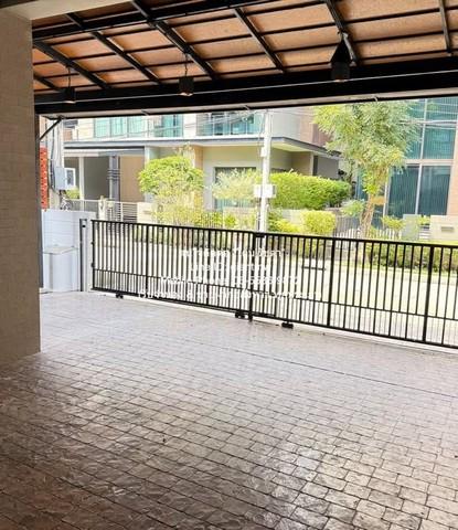 บ้าน ให้เช่าบ้านเดี่ยว 3 ชั้น Modern Style ถ.รัชดาภิเษก (MRT วงศ์สว่าง) 72 ตร.ว. 5 น 6 น้ำ 3 จอดรถ ราคา 160,000 บาท/เดือ 2