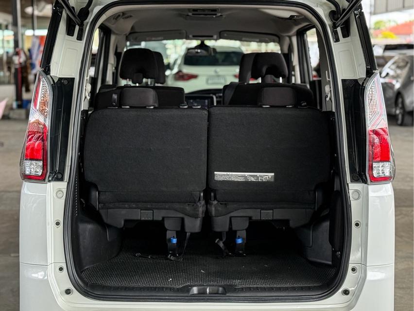 รหัสรถ WRT6854 2017 NISSAN SERENA HYBRID 2.0 X สีขาว 13
