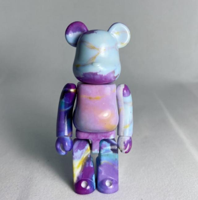 ขายหมี Bearbrick 100% สีสันสวยงาม