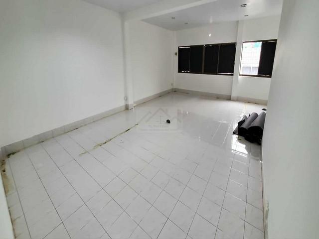 PB5751 ให้เช่าตึกแถว 2 คูหา ซอยศรีนครินทร์ 24 ใกล้ สถานีรถไฟฟ้ากลันตัน 7