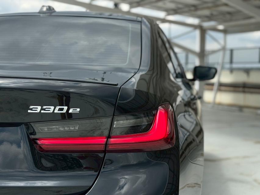BMW 330e M Sport LCI ปี 2023 ไมล์ 40,xxx km