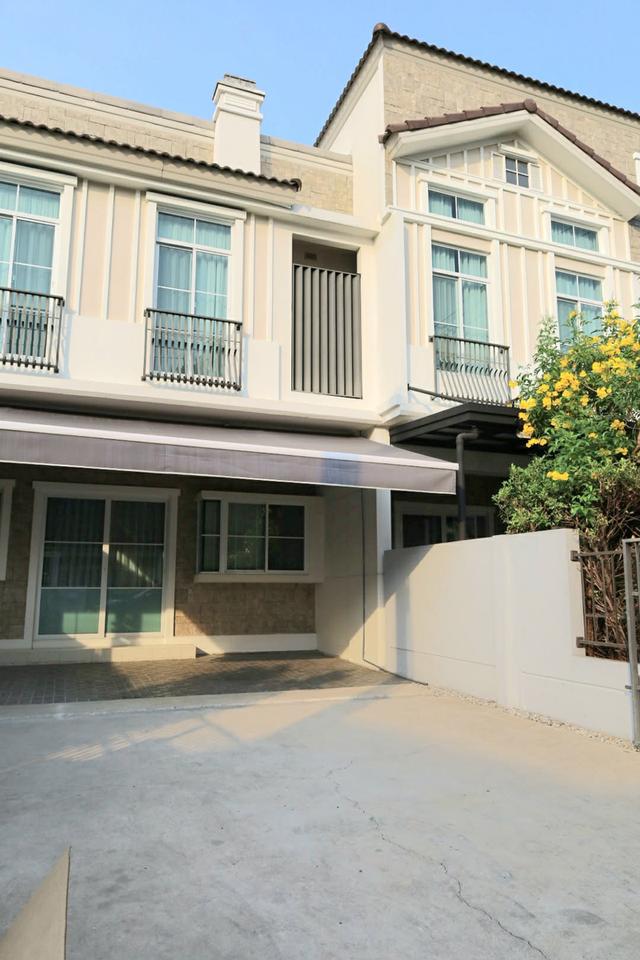 ให้เช่าทาวน์โฮมส์ 2 ชั้น 3ห้องนอน 3ห้องน้ำ ทำเลดีมากตรงข้ามเมกา อิเกีย บางนา 13