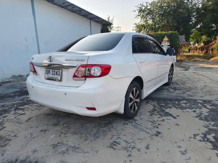 ขายด่วน Toyota Corolla Altis สีขาว 4