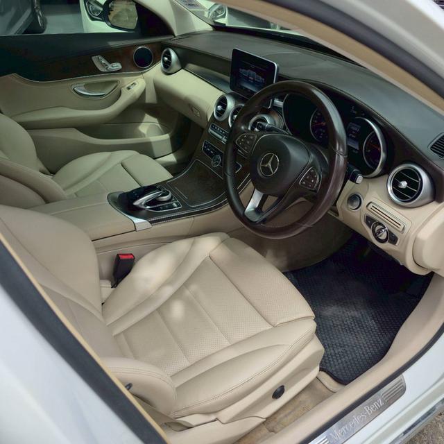 รหัสรถ BAC7538 🚗✨ Mercedes-Benz C300 Bluetec Hybrid Exclusive ปี 2015 (แท้)