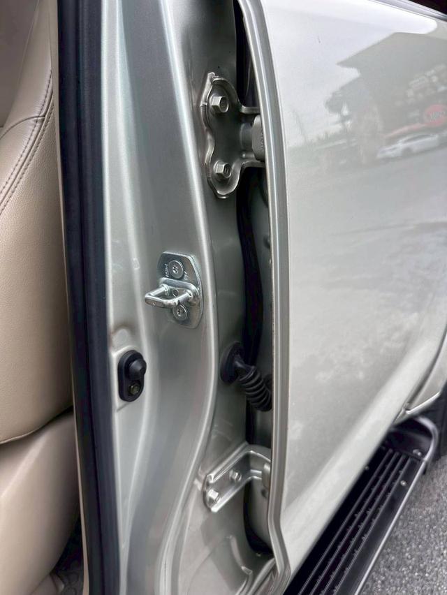 Toyota Fortuner 3.0 V เกียร์ Auto ขับ 4 สีบรอนซ์ทอง ปี2006 20
