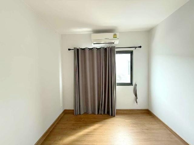 โรบินสัน 800 ม.เซ็นทรัล ฉะเชิงเทรา 2.2กม.ให้เช่าทาวน์เฮาส์ใหม่ สวย 2 ชั้น 20ตร.วา.150 ตร.ม.ติดถนนใหญ่ ม.ราชภัฏราชนครินทร 6