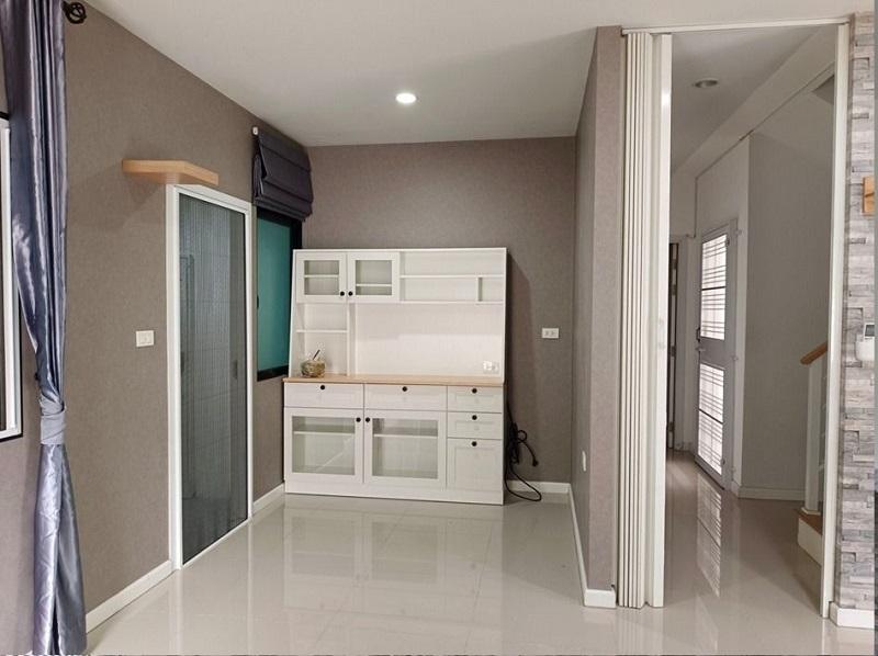 ขายแฝดสไตล์บ้านเดี่ยว หลังริมด้านใน รีโนเวทใหม่ Jvilla sena รังสิตคลอง1 ในโครงการเสนาอเวนิวรังสิต คลอง1 ธัญบุรี. ปทุมธานี 8