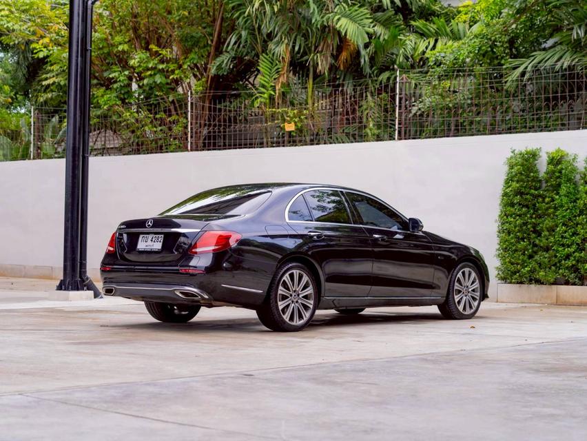 Mercedes Benz E300e Exclusive  ปีจด 2020 6