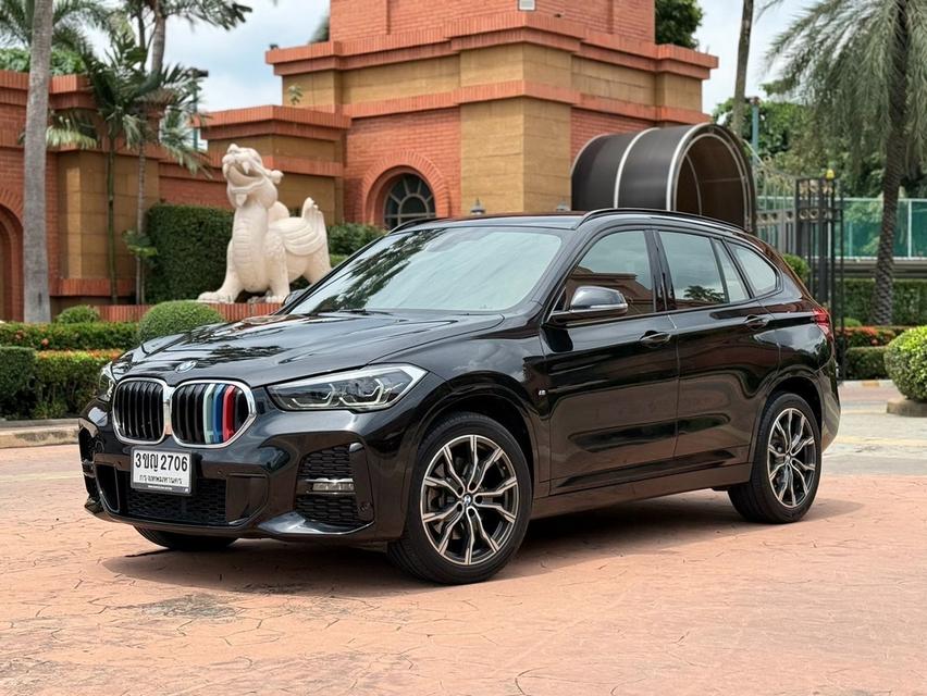 (แจ้งรหัสรถ PJP2701) จดทะเบียนปี2022 BMW X1 sDrive20d M-Sport
