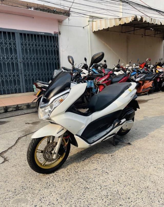 Honda PCX 150 สีขาวดำ 2