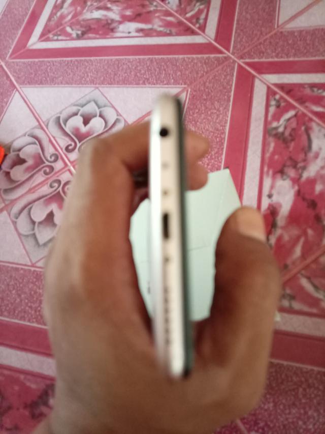 Vivo V9Ram4/64GBใช้งานปกติ ใส่ได้ทุกซิม โหลดแอปทั่วไปปกติจอดีไม่แตกไม่รอย แบตใหม่อึดสุดๆกล้องสวยเครื่องเร็วราคา 1,190บาท รูปที่ 3