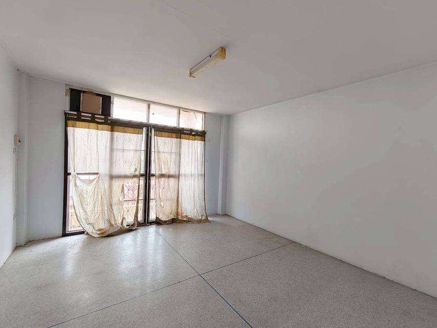 อาคารพาณิชย์ 3.5 ชั้น ซอยมิตรภาพ ซอย 15 ถนนมิตรภาพ ตำบลสุรนารี อำเภอเมืองนครราชสีมา จังหวัดนครราชสีมา 12