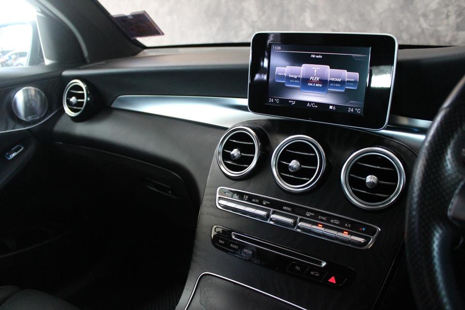 รหัสรถ JRS413 Benz GLC250 Coupe 4Matic Amg ปี 2018 วิ่งเพียง  120,000 km รถตัวถังเดิมสวย รูปที่ 11