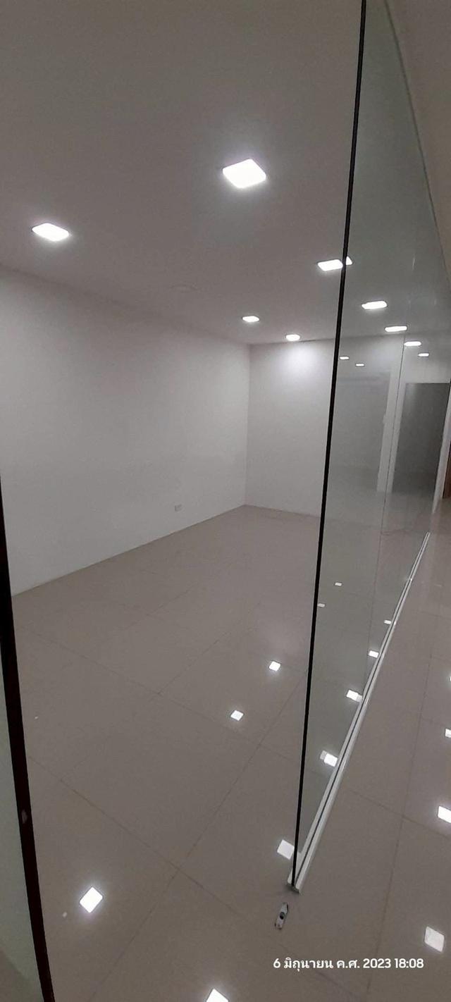 Office for Rent มีหลายแบบหลายขนาด 100-300 ตร.ม. 4