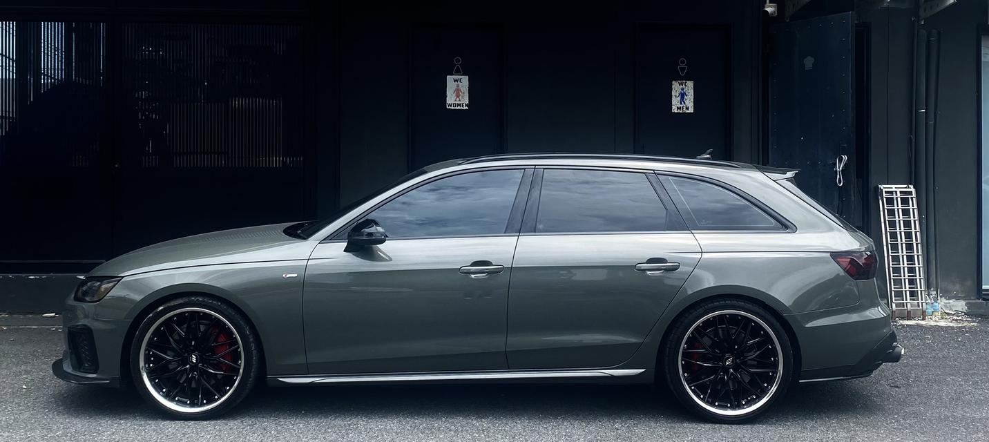 Audi A4 Avant 45tfsi Quattro Icon Black 7