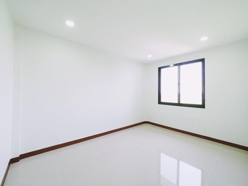 ขายอาคารพาณิชย์ 3.5 ชั้น+ดาดฟ้า ม.บัวทองธานี ขนาด 15 ตรว. 5นอน 3น้ำ [บางใหญ่-กาญจนาภิเษก] ขาย 1.99ล้าน 20