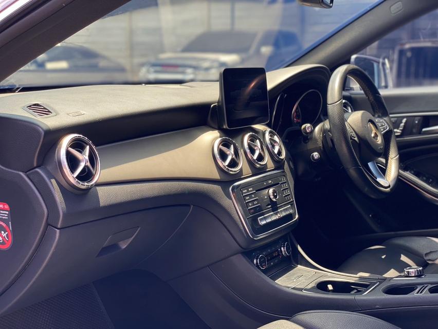 Mercedes-Benz CLA200 Urban Facelift ปี2017 เลขไมล์ 88,xxx km 9