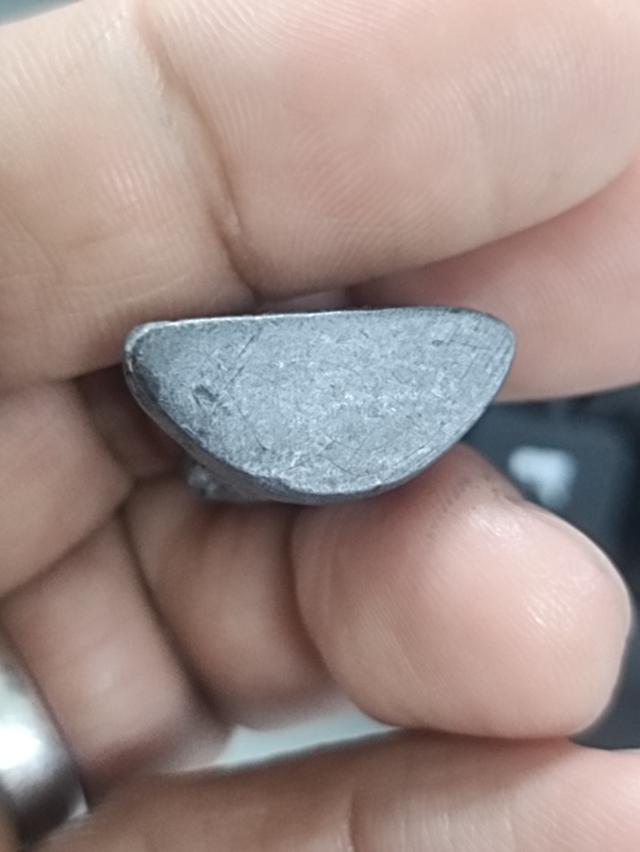 รูปหล่อหลวงพ่อเดิม วัดหนองโพธิ์ เนื้อตะกั่วหัวลูกปืน 6