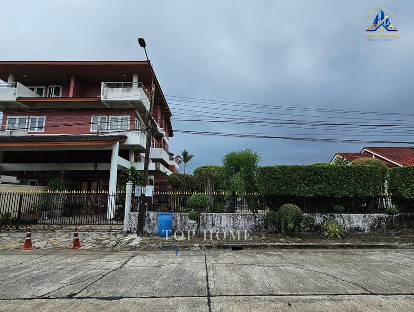 ขายด่วน❗️ ที่ดินพร้อมบ้าน 199 ตร.ว หมู่บ้านเอกบุรี รามอินทรา103/2 เนื้อที่รอบบ้านกว้าง รูปที่ 2