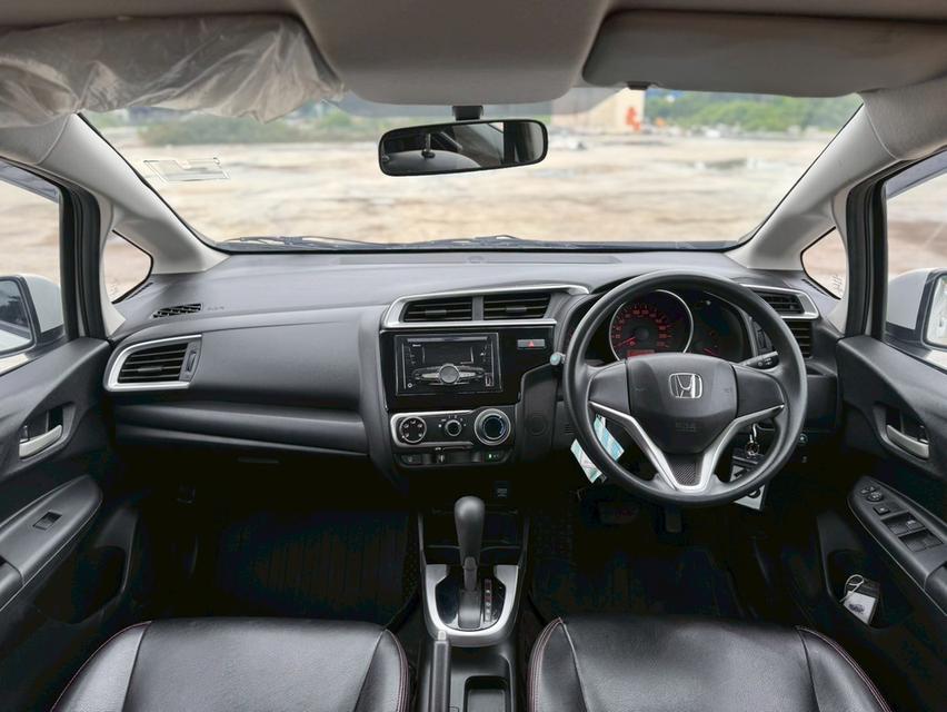 HONDA  JAZZ GK 1.5 S (MNC) Y2018 สีขาว ออโต้  19