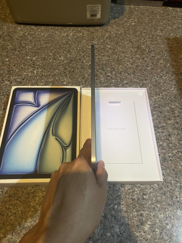 ขายiPadAir6 M2 สีBlue128กิ๊กสูนTrueยกกล่องอีมี่ตรงไร้รอยตกใช้งานดีทุกๆฟังชั่นถูกมากกกก
