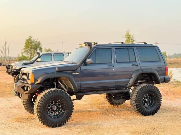 JEEP CHEROKEE แต่งสวย 2