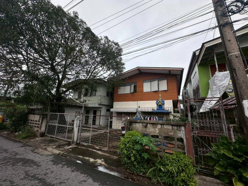 ขายที่ดินพร้อมบ้าน2หลัง 92 ตร.ว. ซ.กาญจนาภิเษก11-1 ใกล้เซ็นทรัล แฟชั่นไอส์แลนด์