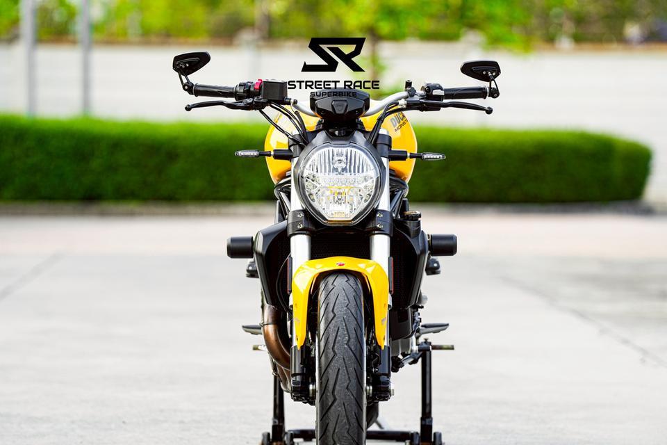 Monster821 | 2019 | Performance Yellow – Rare Factory Color! Immaculate condition with only 3,000 genuine km 💛