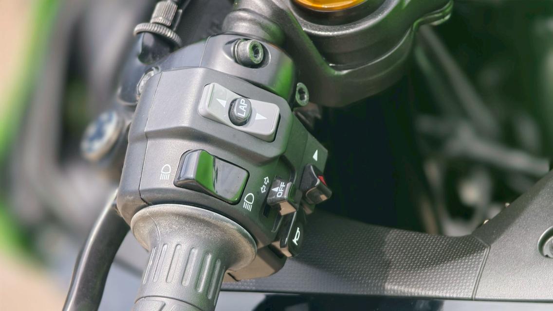 Kawasaki Zx-4r 2023 8