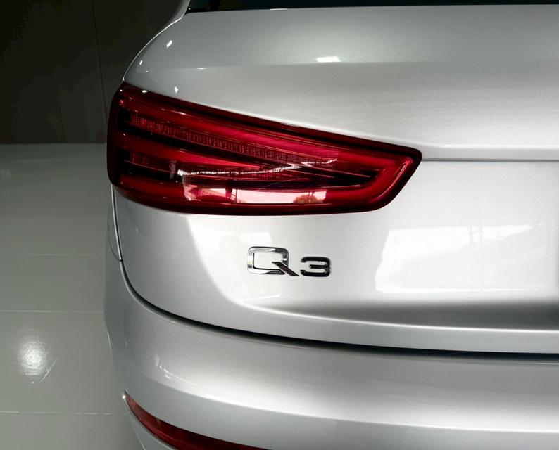 Audi Q3 2.0 Quattro SUV ปี 2014 รถออกศูนย์ Audi มือเดียวป้ายแดงรถสภาพเนียบ สวยหรู 9