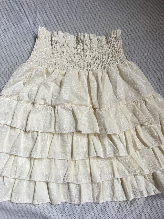 กระโปรงชั้นมีซับข้างใน