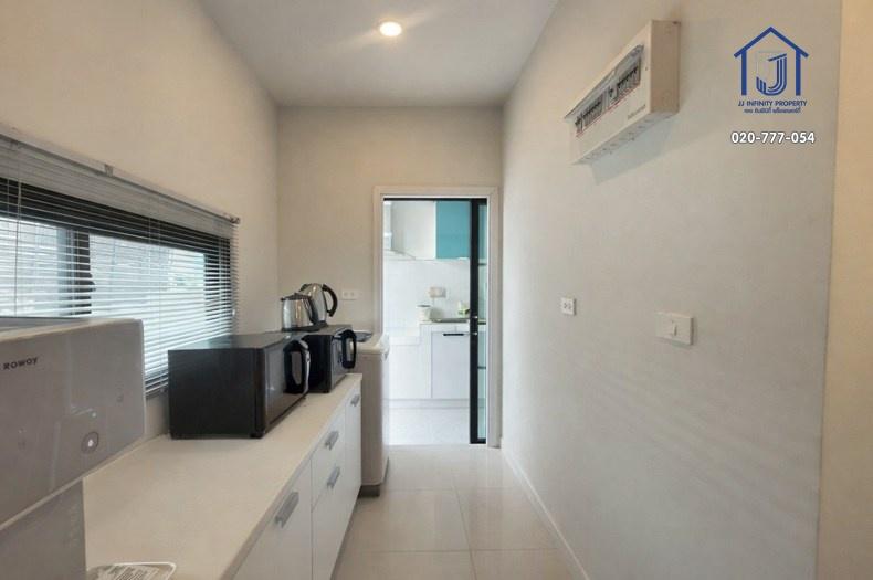 ขายบ้านแฝด 2 ชั้น หมู่บ้านบริทาเนีย บางนา-สุวรรณภูมิ กม.26  ถนนวัดบางบ่อ ใกล้มอเตอร์เวย์กรุงเทพ–ชลบุรี เมกาบางนา 9