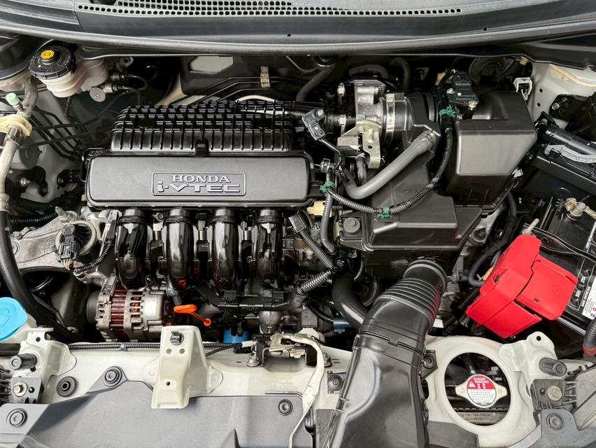 HONDA JAZZ 1.5V+ i-VTEC 2016 สีขาว 19