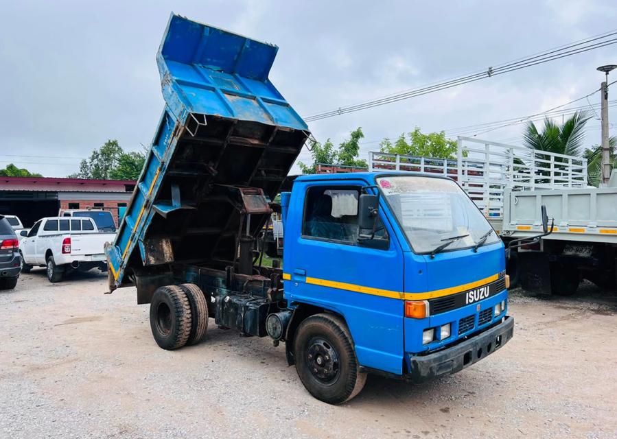 รถบรรทุก 6 ล้อดั้มพ์ ISUZU NKR 88HP 4