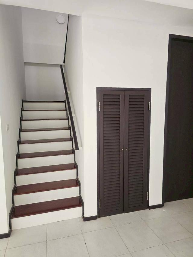 ขาย โนเบิลทารา งามวงศ์วาน 96 ตารางวา 3 ห้องนอน 4ห้องน้ำ ถือกระเป๋าเข้าอยู่ได้เลย เจ้าของขายเอง สนใจติดต่อ 086-8303315 18