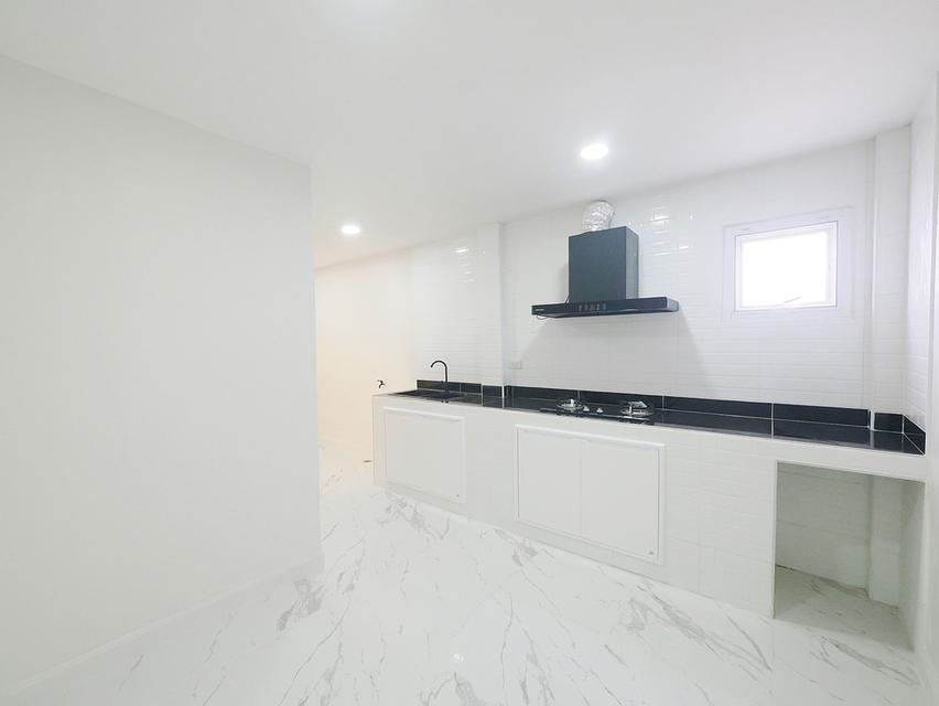 ขายทาวน์เฮ้าส์ 2 ชั้น ม.สวีทโฮมปาร์ค ขนาด 30.7 ตร.ว. 4นอน 3น้ำ 1จอดรถ [บางบัวทอง-ไทรน้อย] ขาย 1.99ล้าน 8