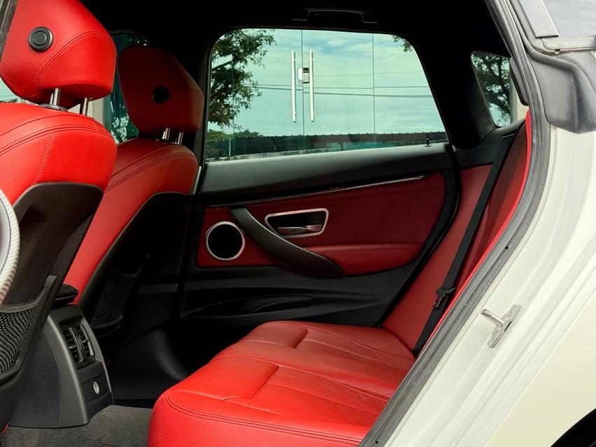 2015 BMW 320D GT MPERFORMANCE รถมือเดียวออกป้ายแดง รถวิ่งน้อย เข้าศูนย์ตามระยะ รถไม่เคยมีอุบัติเหตุครับ 14