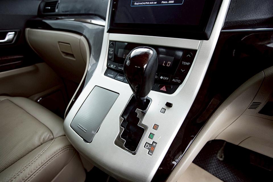 TOYOTA VELLFIRE 2.4 V 2013  8