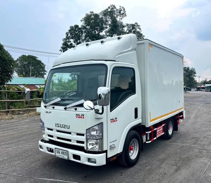 Isuzu NLR 130 สีขาวสภาพดี