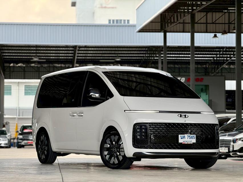 Hyundai Staria 2.2 Premium Sunroof ปี 2023 รุ่นท็อปสุด